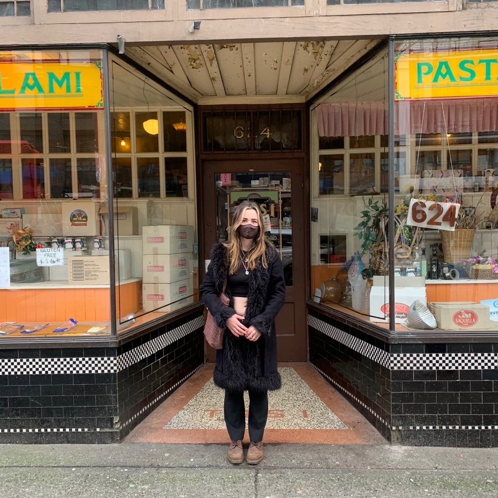 Meet your Posher, Danika